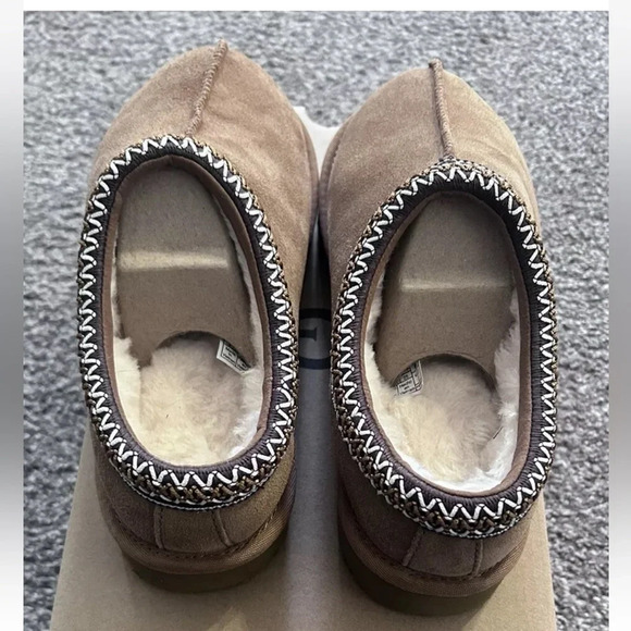 New in Box. Ugg Tasman slippers. Chestnut size 8 - Picture 4 of 8